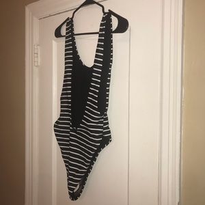 Aerie White/Black one piece/open back and side
